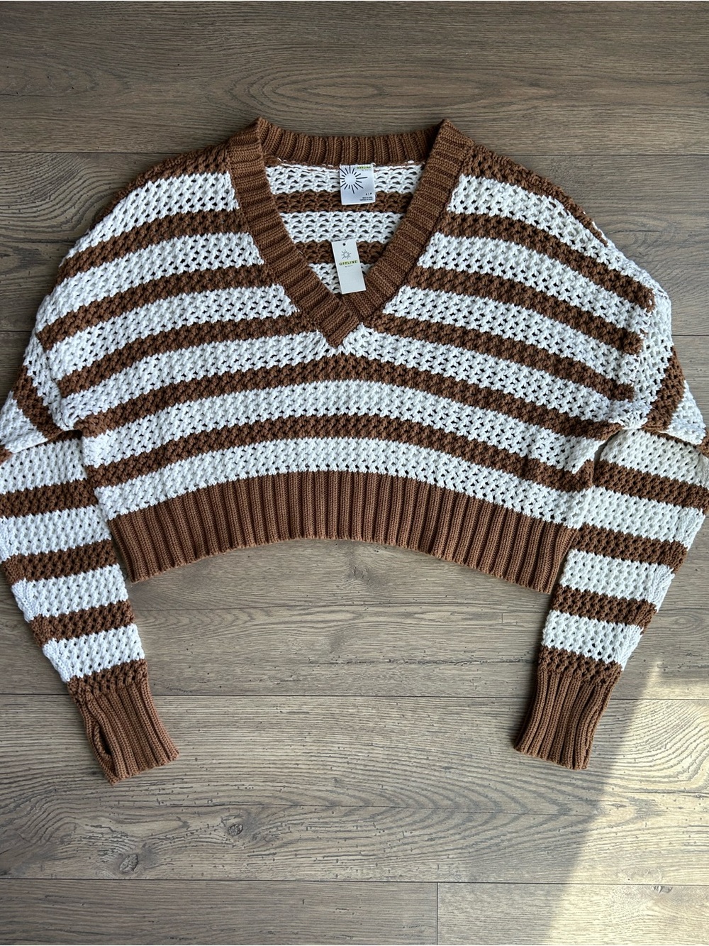 🪴 aerie Offline Cropped V-Neck Striped Sweater - White & Brown